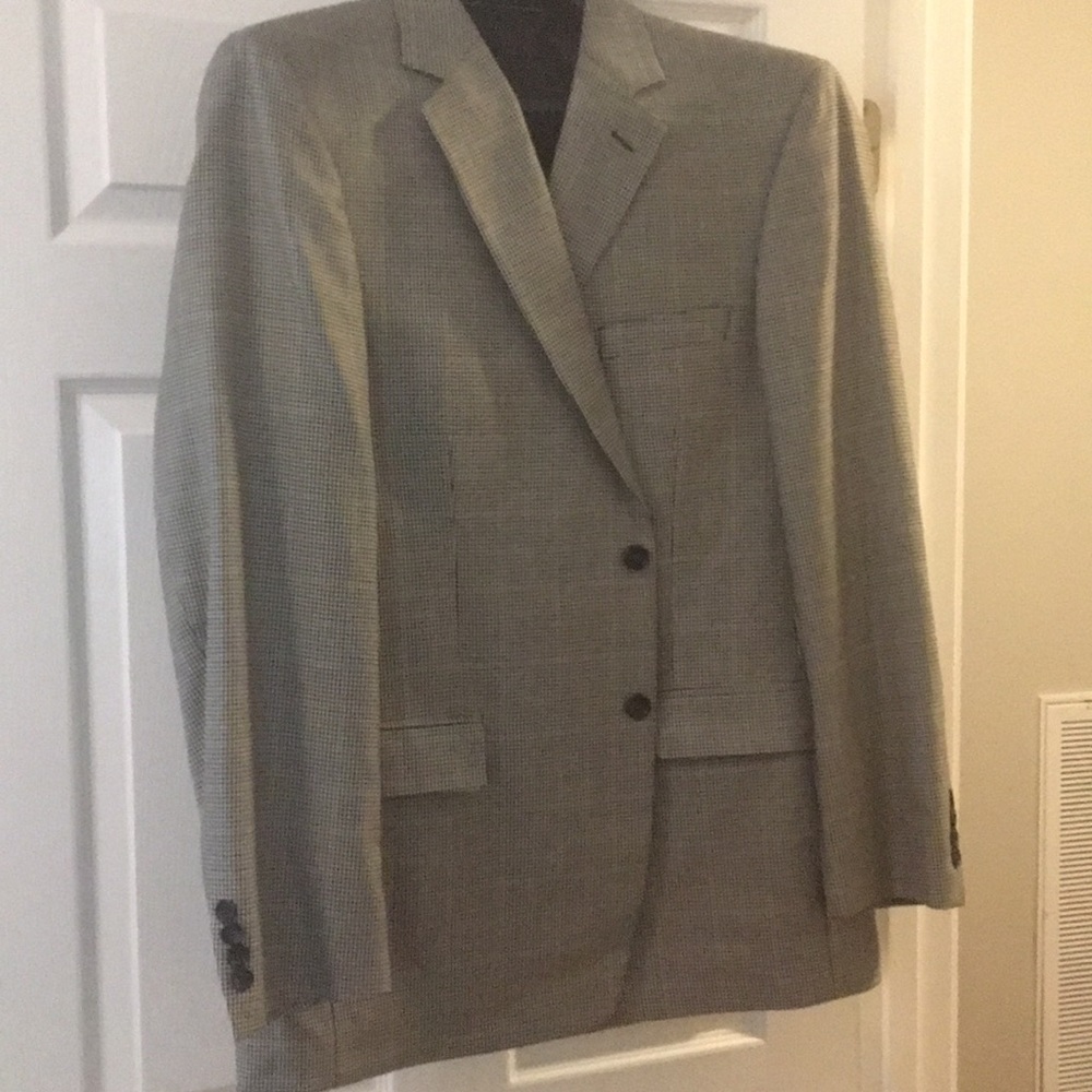 Like New Men’s suit jacket-small houndstooth print